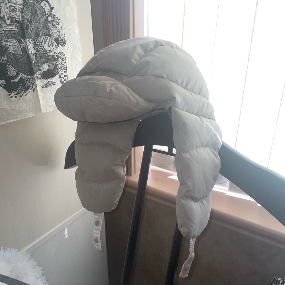 Lululemon wunder puff ear trapper hat in beige NEW WITHOUT TAGS